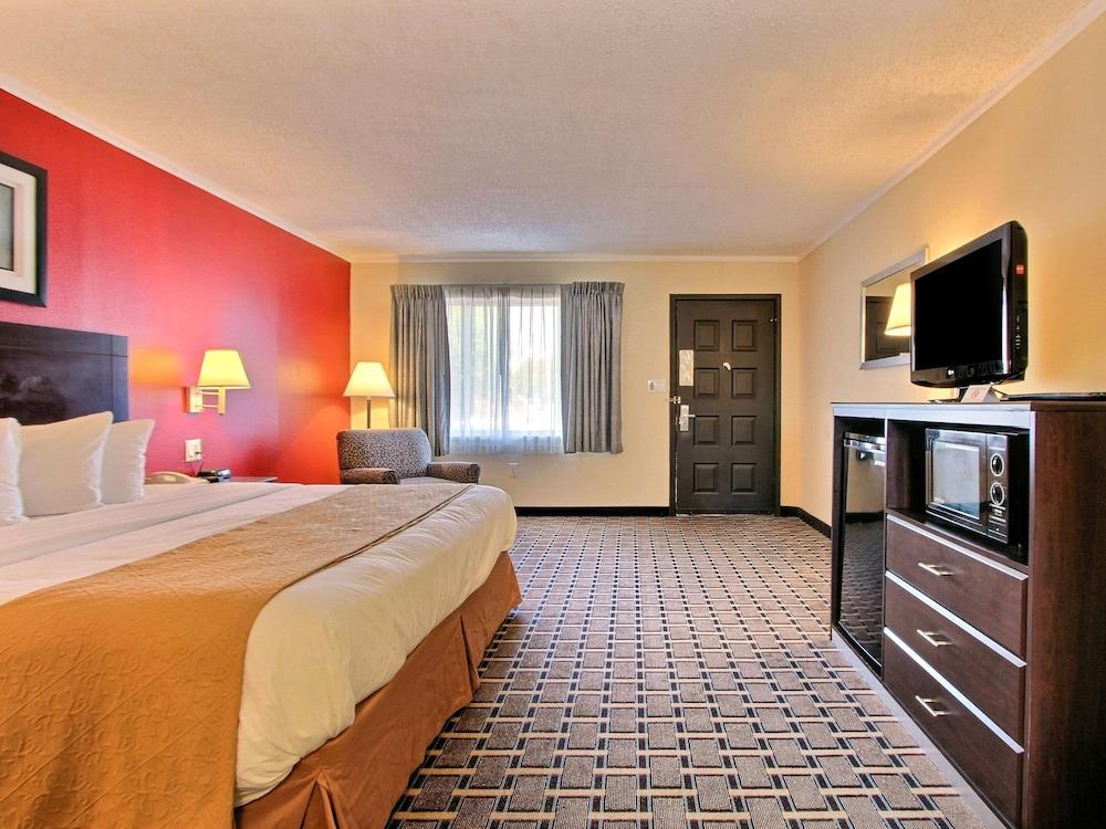 Quality Inn & Suites Millville Eksteriør billede