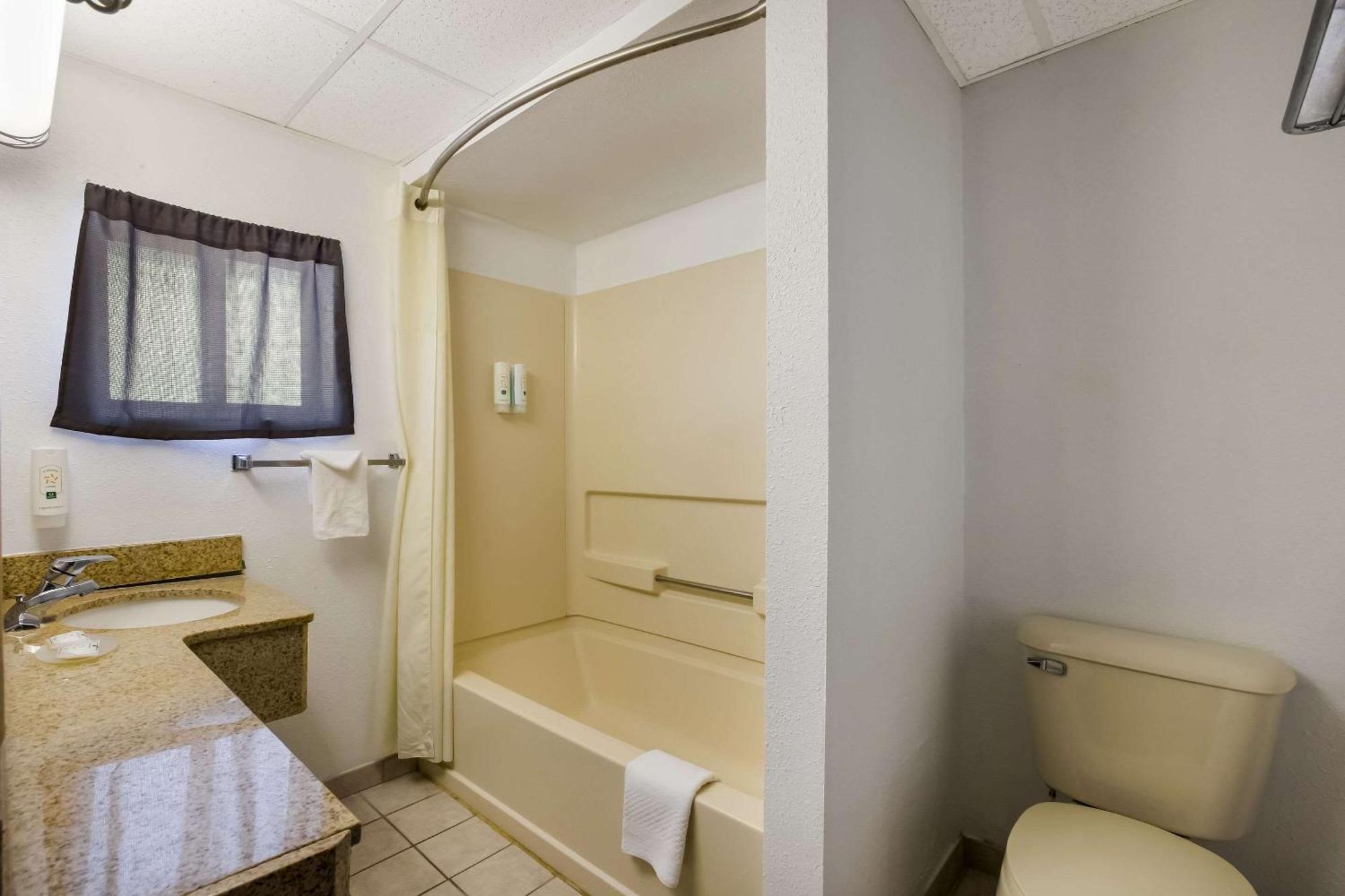 Quality Inn & Suites Millville Eksteriør billede